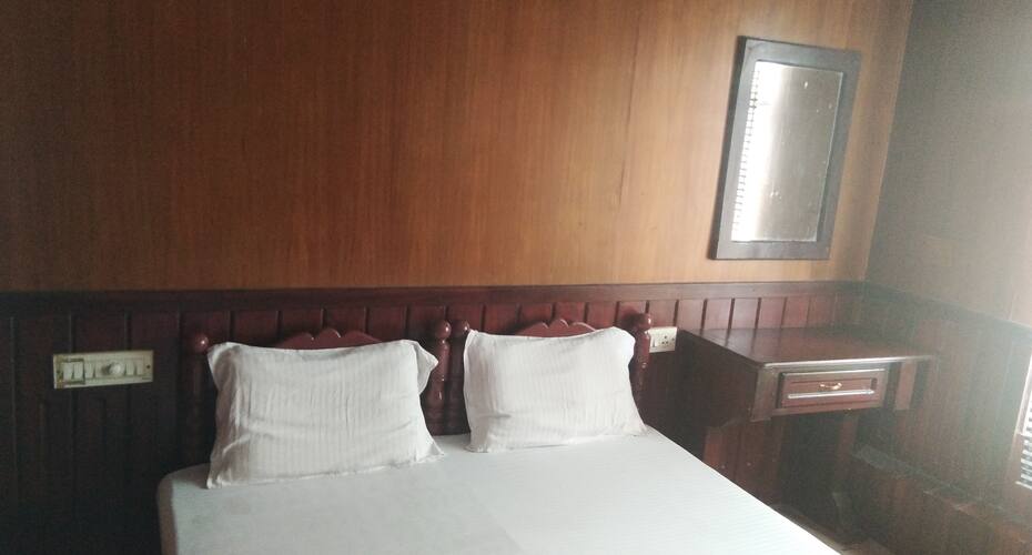 Chemmangad House boat 2 bed, Alleppey 2