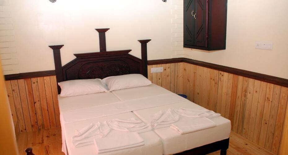 Chilanka House Boat Single Bed, Alleppey 5