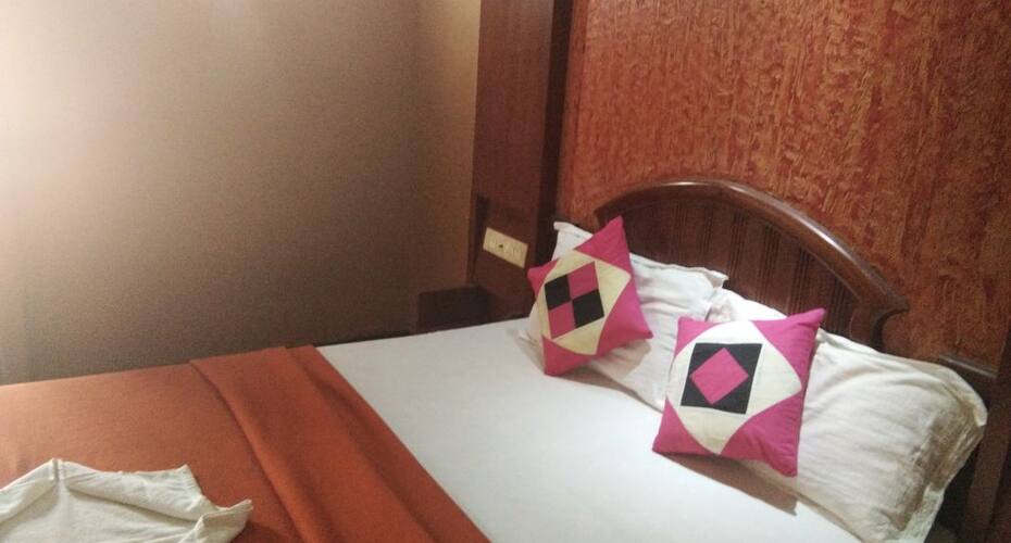 Chemmangad House Boat four bed, Alleppey 4