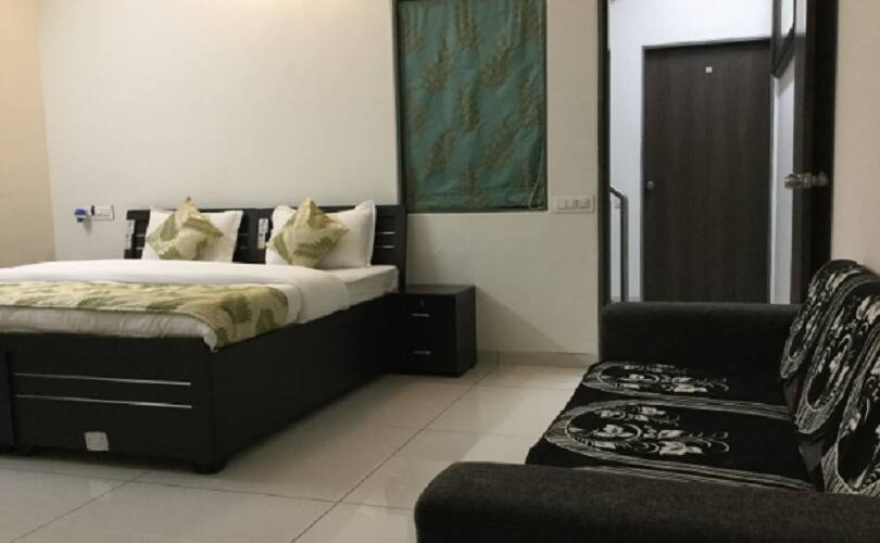 Maple Tree Service Apartments,Chanakyapuri, Vadodara 4