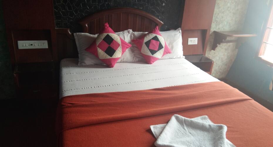 Chemmangad House Boat Three Bed Deluxe, Alleppey 3