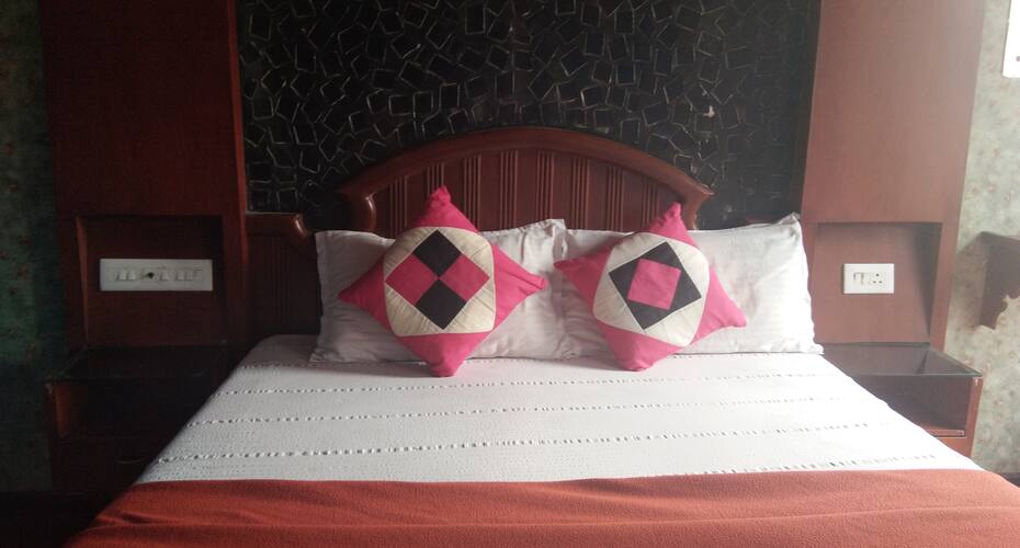 Chemmangad House Boat Three Bed Deluxe, Alleppey 5