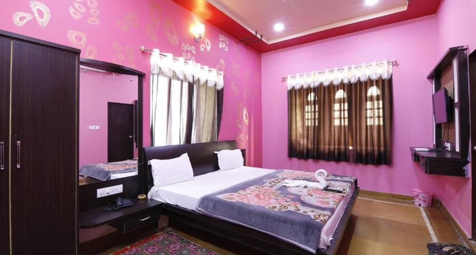 Downtown Bunker Hostel, Jaisalmer 4