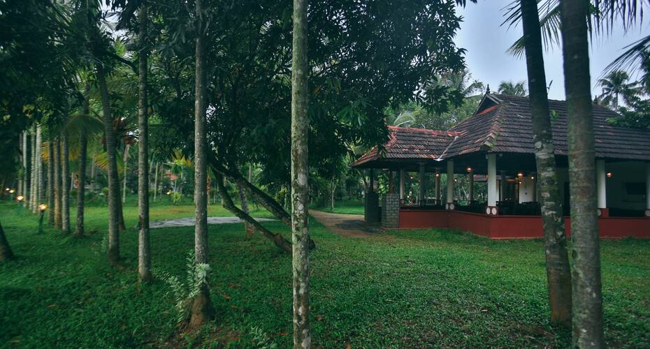 Palmgrove Lake Resort Alleppey Book This Hotel At The Best
