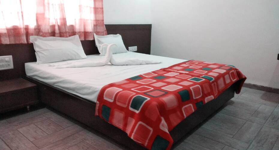 Kings Hotel, Shirdi 4