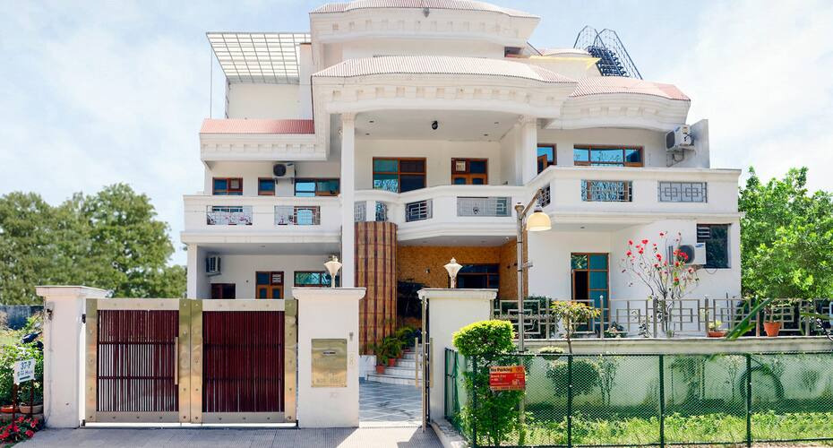 Star Guest House, Panchkula 1