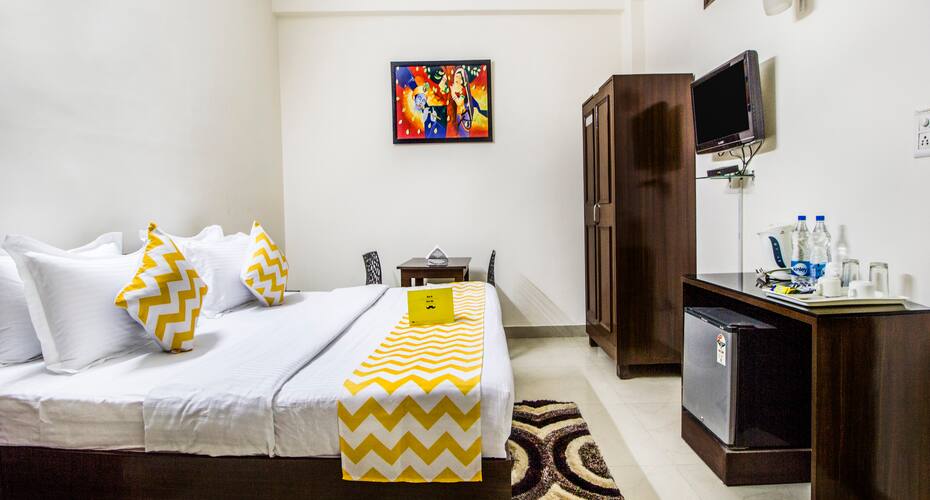 FabHotel Mintstar Sector 38, Gurgaon 3