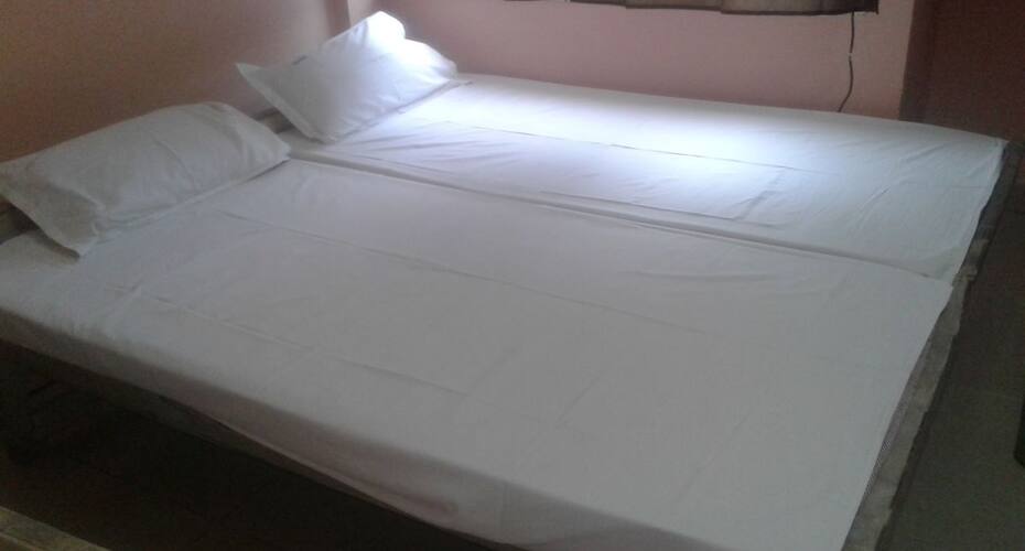 Premier Tourist Home, Kochi 2