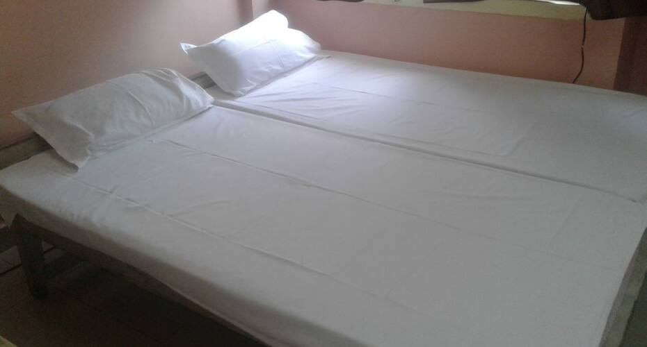 Premier Tourist Home, Kochi 3