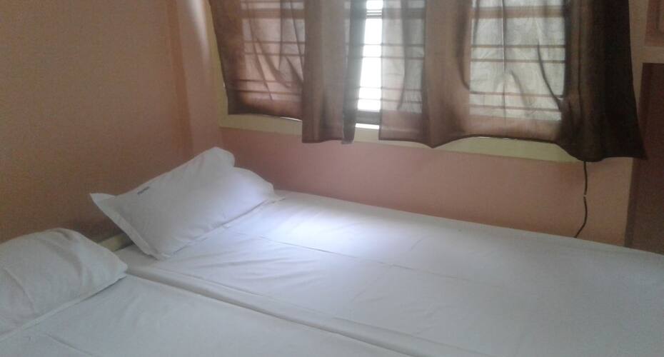 Premier Tourist Home, Kochi 4