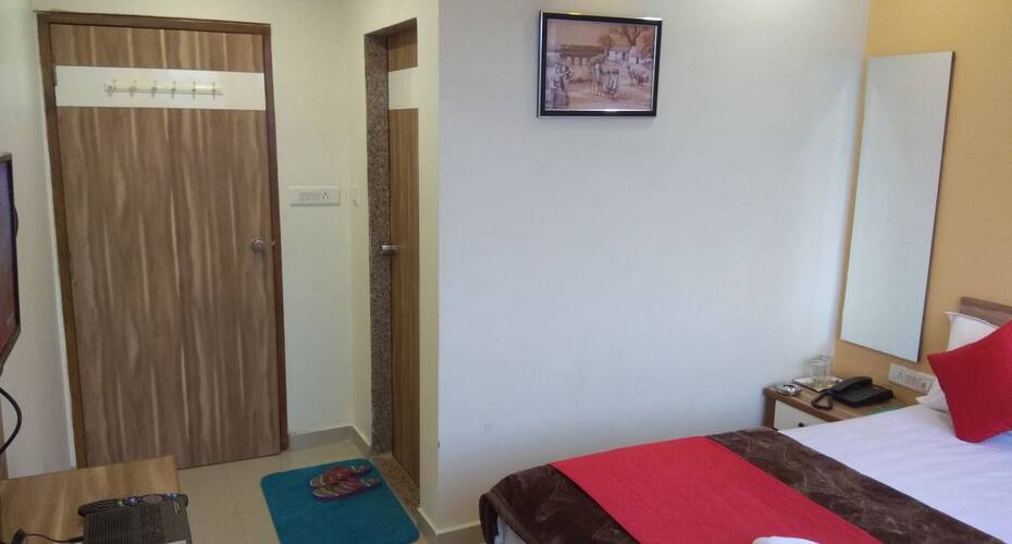 Hotel Red Rose, Ahmedabad 5