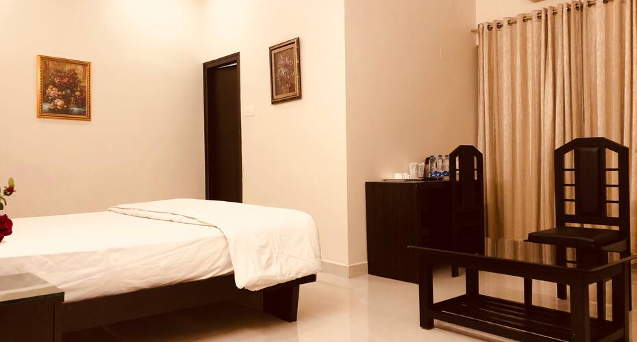 The Royal Oak Luxury Hotel, Murudeshwar 3