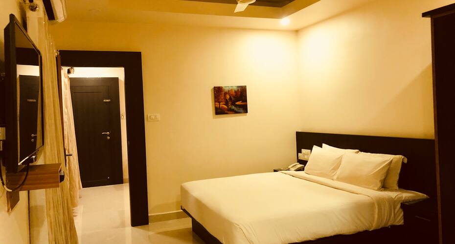 The Royal Oak Luxury Hotel, Murudeshwar 4