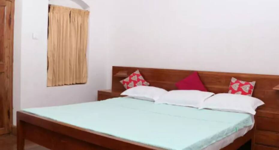 Lee Wood L, Coonoor 2