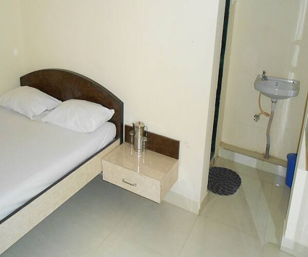 Hotel Himalaya Inn, Pune 4
