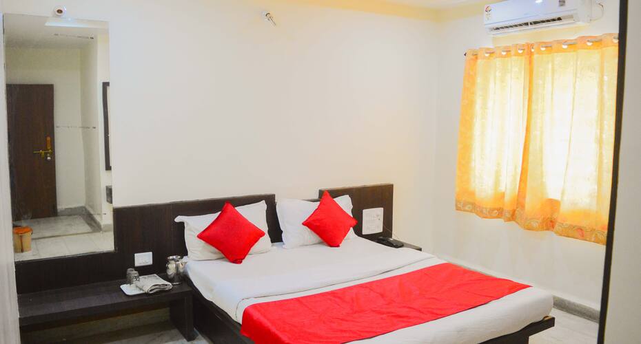 Hotel Raj, Shirdi 2