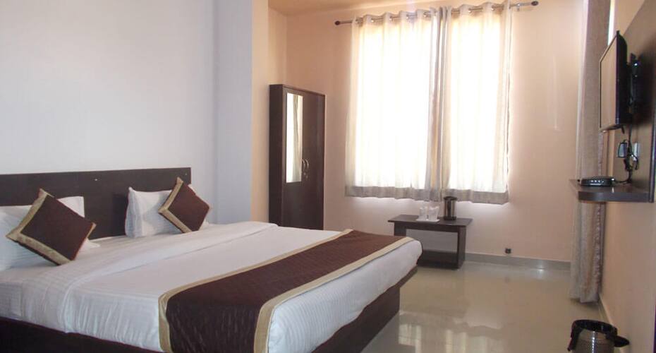 Makrana Raj Hotel, Ringus, Sikar 3