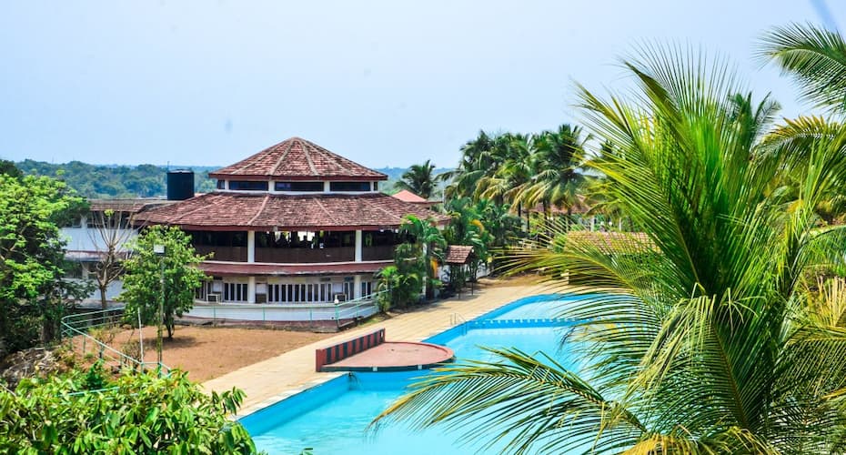 Indismart Woodbourne Resort, Goa 1