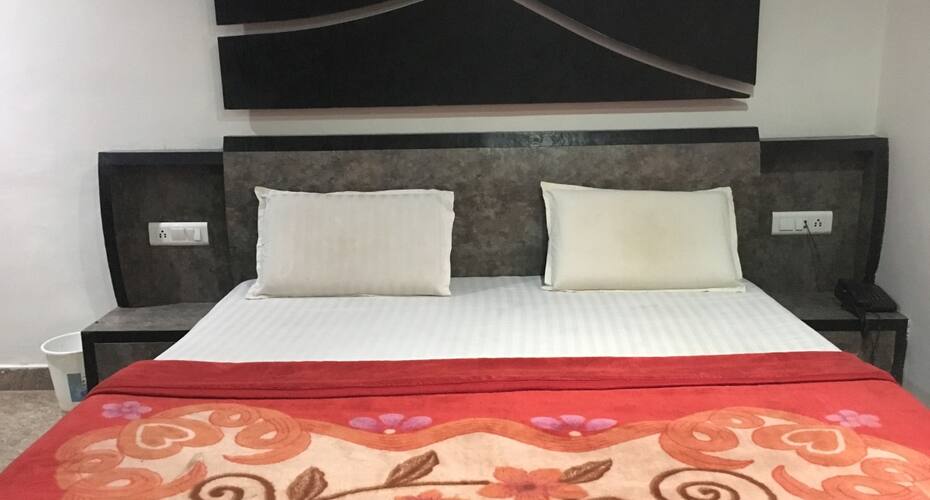 Hotel Sukh Sagar, Jhansi 4