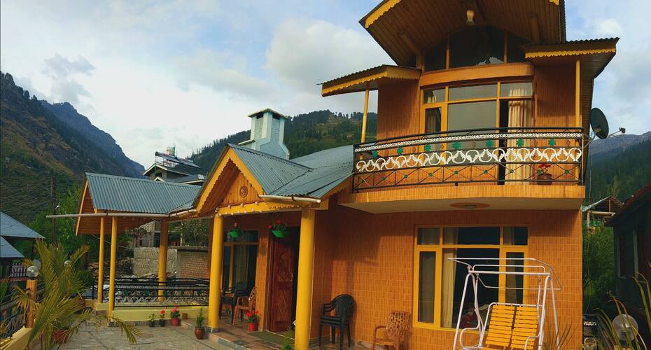 Snow Heaven Cottage, Manali 1