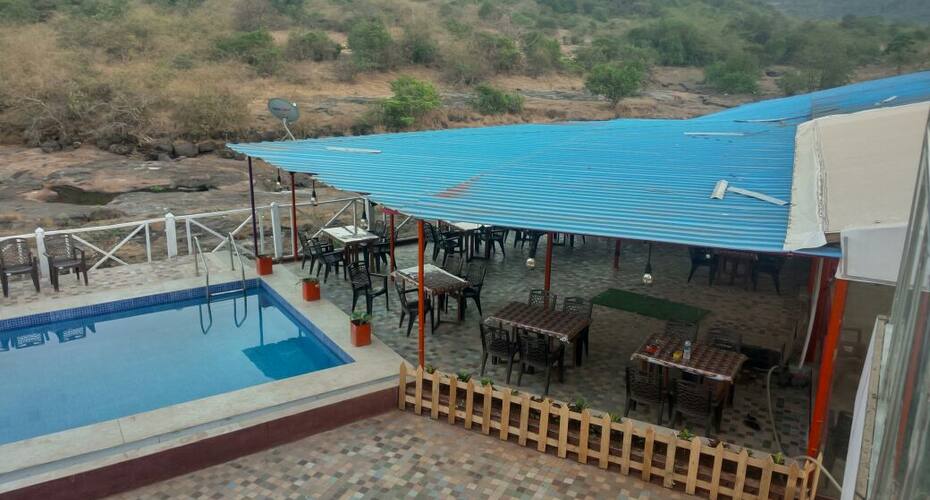 The Bougainvillea Hotel, Lonavala 2