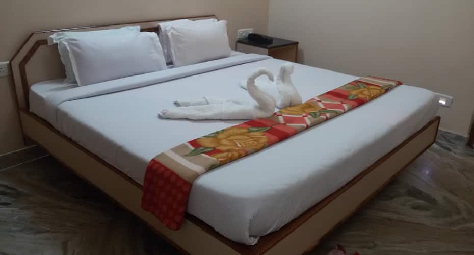 Hotel Saravana Grand, Valparai 1
