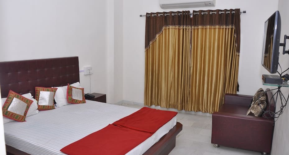 Hotel Sunshine Palace, Rajkot 2