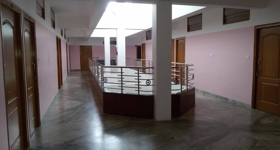 Hotel Saravana Grand, Valparai 2