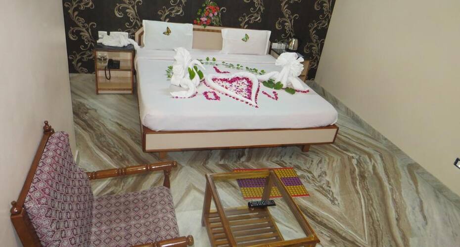 Hotel Saravana Grand, Valparai 3