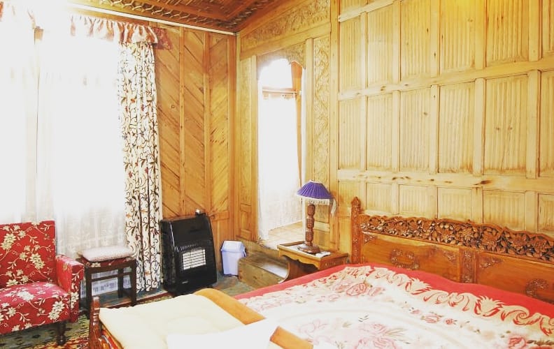 Persian Palace Houseboats, Srinagar 3