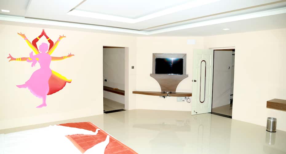 Athena Hotel - Agam Group Of Hotels, Tiruvannamalai 2