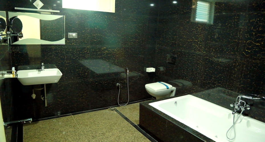 Athena Hotel - Agam Group Of Hotels, Tiruvannamalai 3