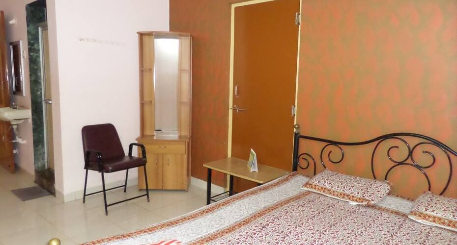 Varadvinayak Lodge, Ganpatipule 4