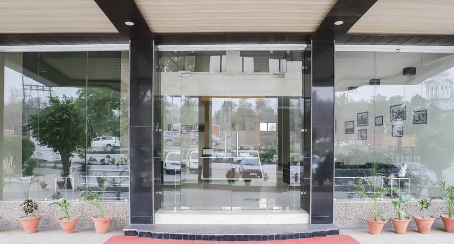 Hotel Grand Chinaar, Baddi 4