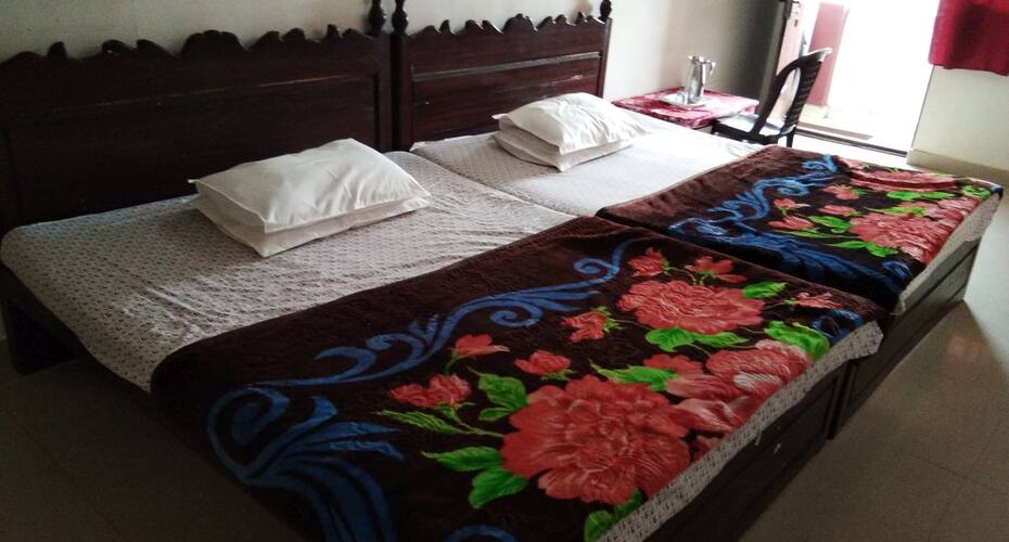 Moorthi Holiday Inn, Munnar 3