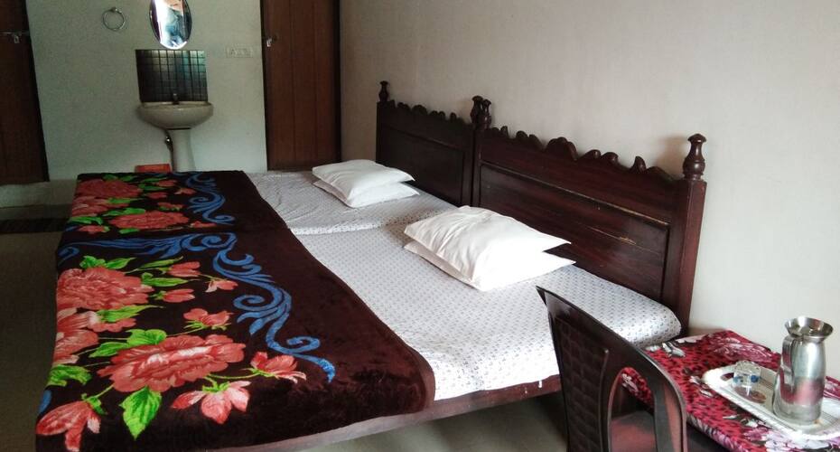 Moorthi Holiday Inn, Munnar 4