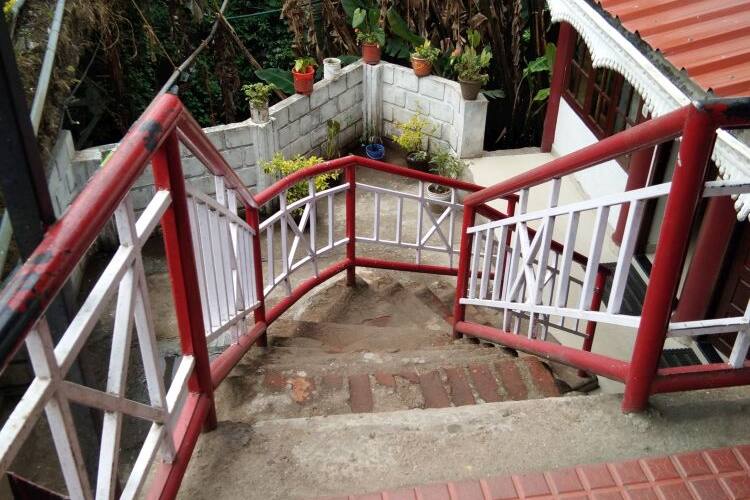 Moorthi Holiday Inn, Munnar 1
