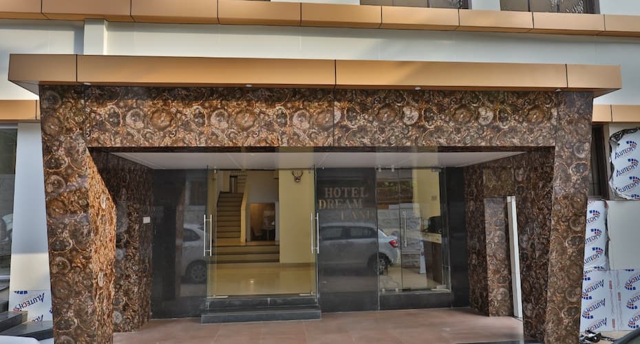 FabHotel Dreamland, Lonavala 1