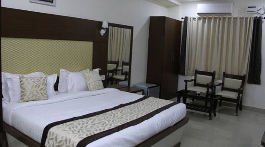 Ostin Zuri, Guntur 4