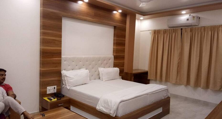 MMAZZ Hotel, Etawah 2