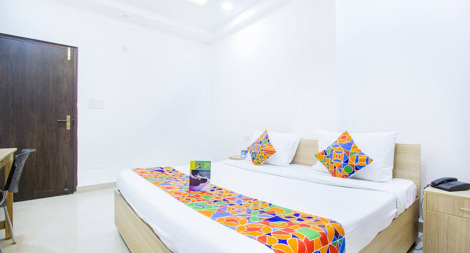 Hotel Petals Inn Noida, Noida 2
