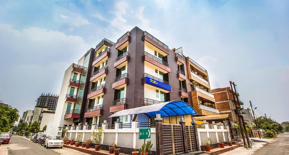 Hotel Petals Inn Noida, Noida 4