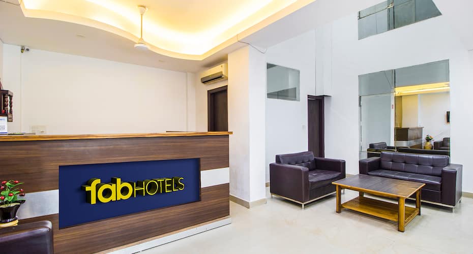 Hotel Petals Inn Noida, Noida 5