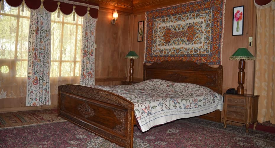New Maharaja Palace Group of Houseboat's, Srinagar 5