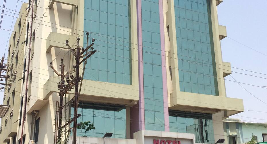 City Pride, Akola 1