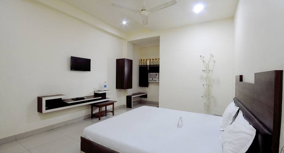 Hotel Navjivan, Ahmedabad 4