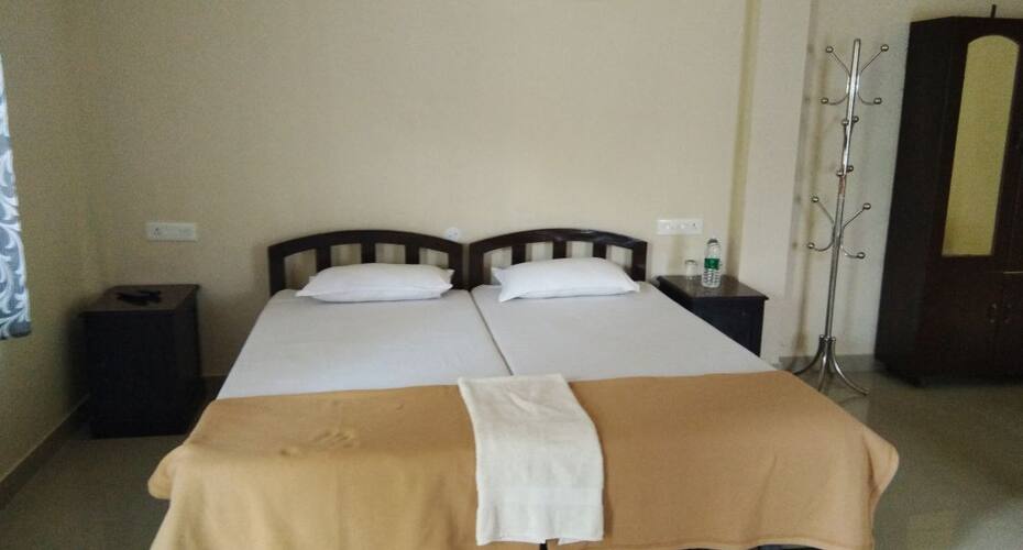 Safari Holidays, Thekkady 3