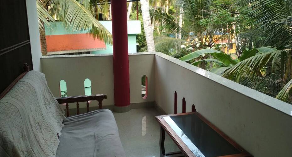 Santhosh Apartment, Kovalam 4