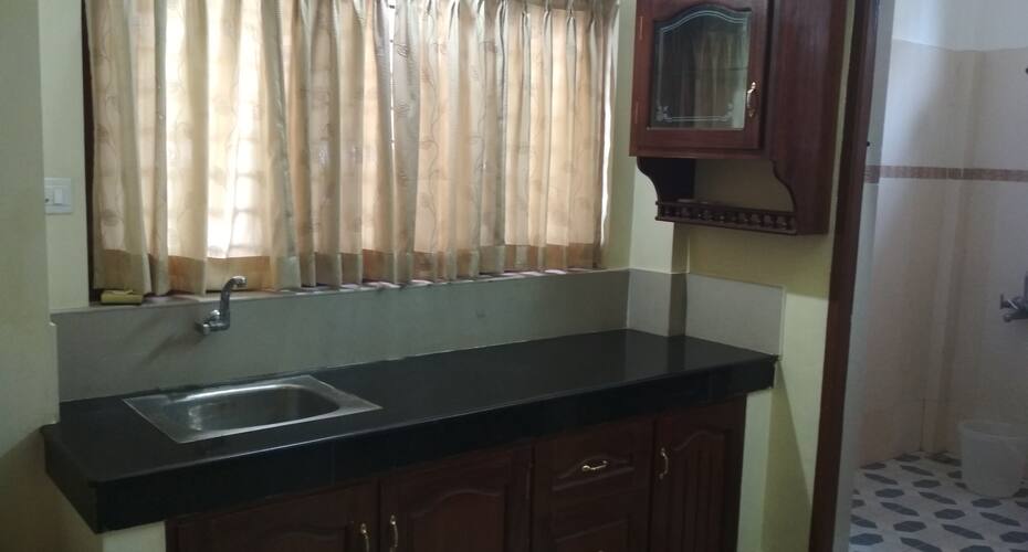 Santhosh Apartment, Kovalam 5
