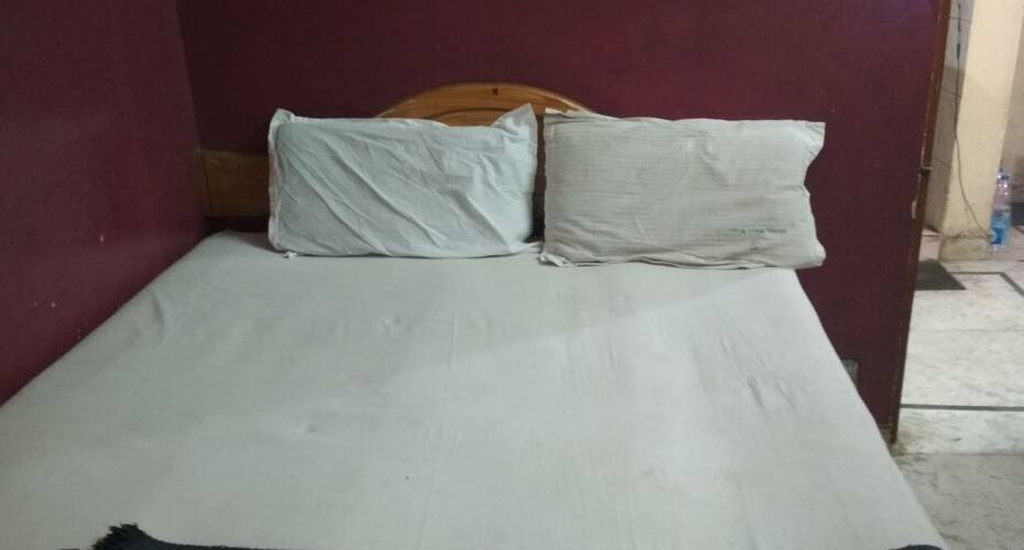 C. B. Deluxe Lodge, Bangalore 1